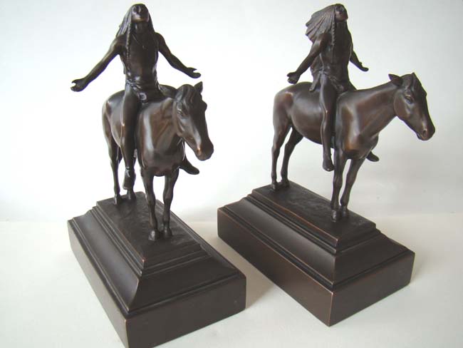 A RARE and SUPERB pair of Antique Bookends depicting Cyrus Dallin's famous sculpture "APPEAL TO THE GREAT SPIRIT" circa 1936 — image 3